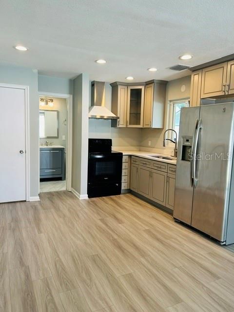 For Rent: $1,300 (1 beds, 1 baths, 500 Square Feet)