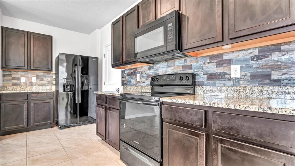 En Renta: $2,995 (4 camas, 3 baños, 2260 Pies cuadrados)