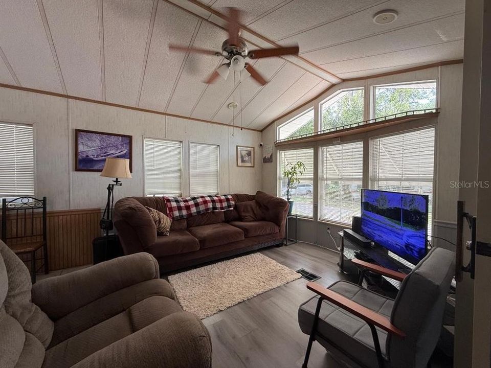 En Venta: $89,900 (2 camas, 2 baños, 739 Pies cuadrados)