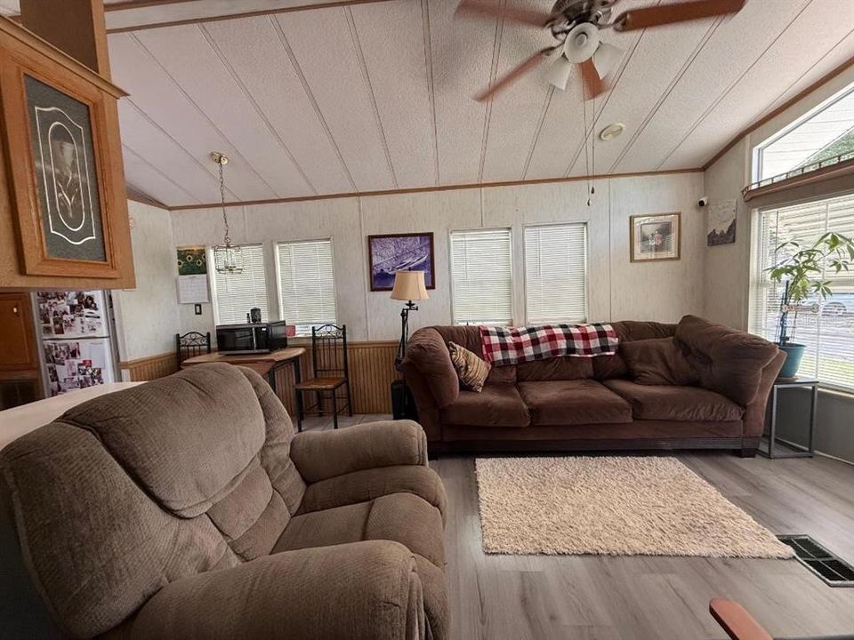 En Venta: $89,900 (2 camas, 2 baños, 739 Pies cuadrados)