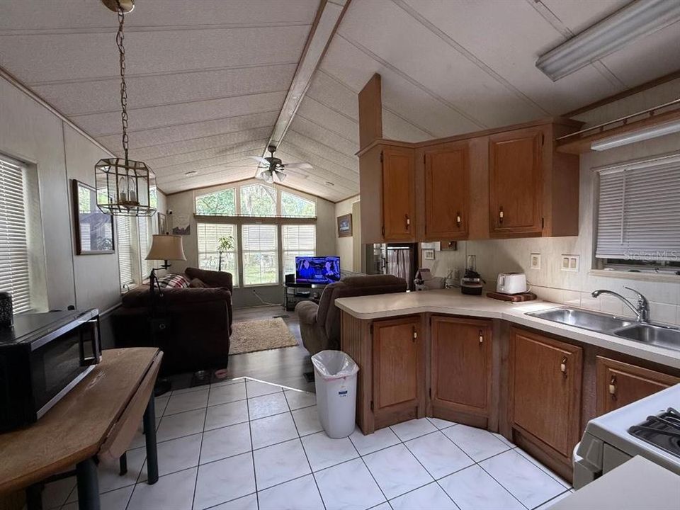 En Venta: $89,900 (2 camas, 2 baños, 739 Pies cuadrados)