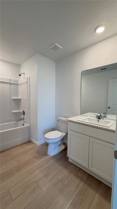 For Rent: $2,197 (4 beds, 2 baths, 1600 Square Feet)