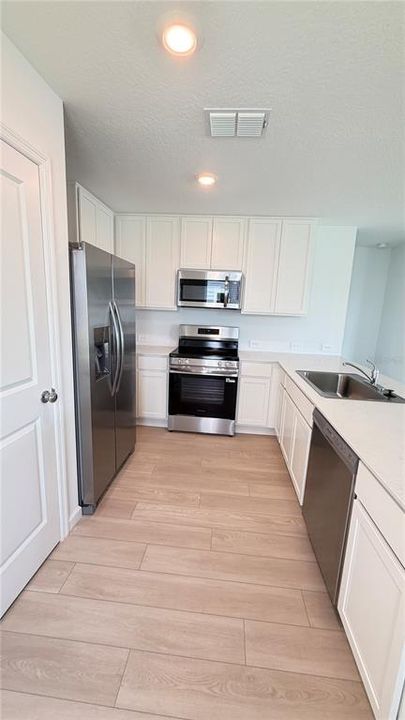 For Rent: $2,197 (4 beds, 2 baths, 1600 Square Feet)