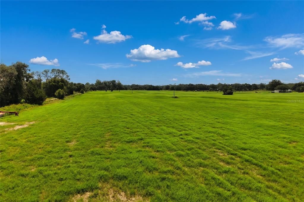 En Venta: $1,600,000 (4 camas, 2 baños, 2700 Pies cuadrados)