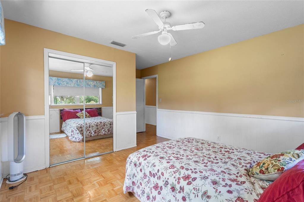 En Venta: $1,600,000 (4 camas, 2 baños, 2700 Pies cuadrados)