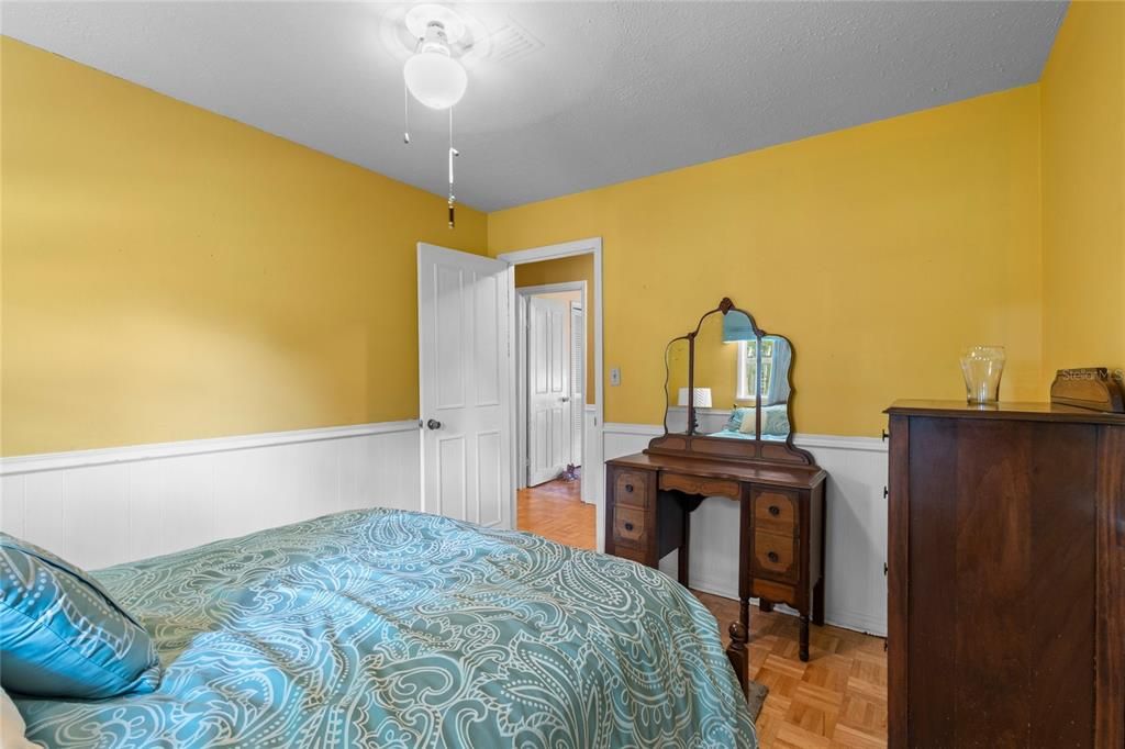 En Venta: $1,600,000 (4 camas, 2 baños, 2700 Pies cuadrados)