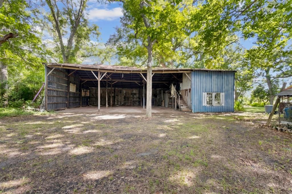 En Venta: $1,600,000 (4 camas, 2 baños, 2700 Pies cuadrados)