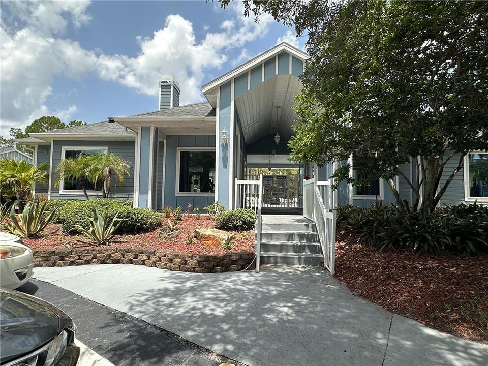 For Sale: $127,000 (1 beds, 1 baths, 588 Square Feet)