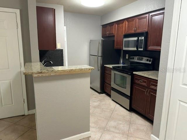 For Sale: $127,000 (1 beds, 1 baths, 588 Square Feet)