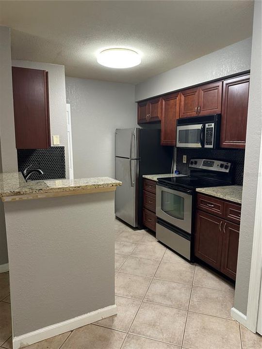 For Sale: $127,000 (1 beds, 1 baths, 588 Square Feet)