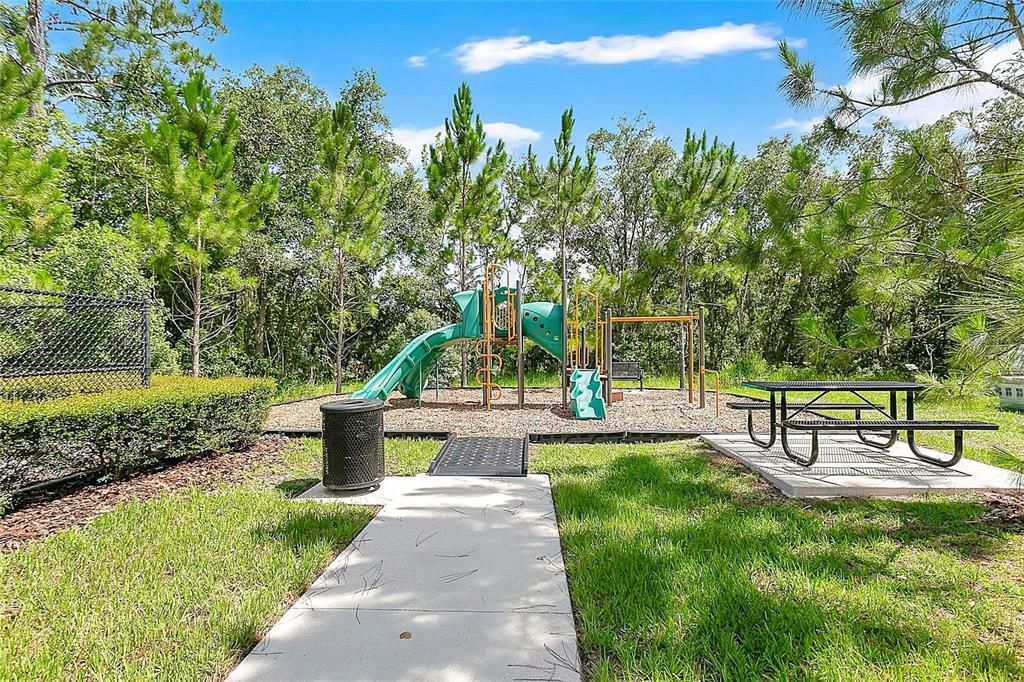 For Sale: $729,000 (5 beds, 3 baths, 2788 Square Feet)