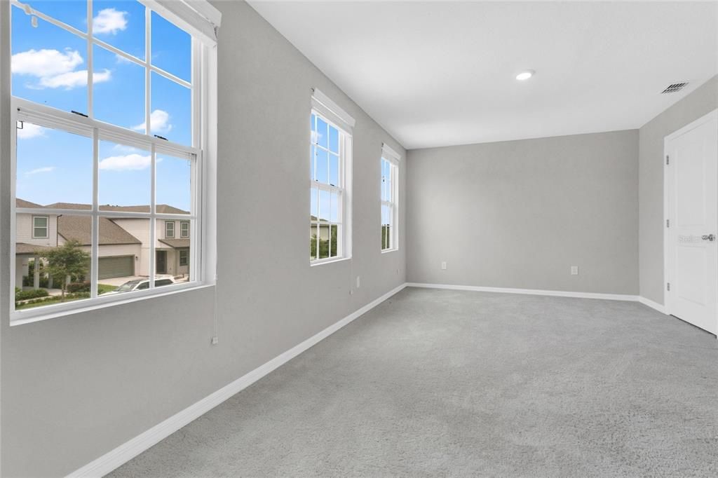 For Sale: $729,000 (5 beds, 3 baths, 2788 Square Feet)