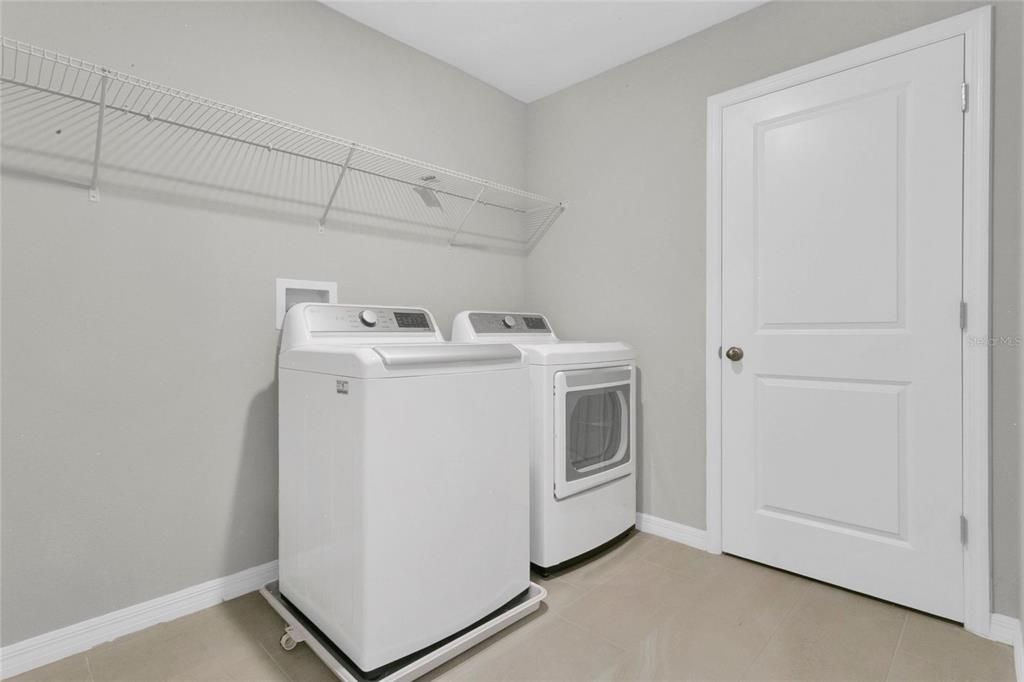 For Sale: $729,000 (5 beds, 3 baths, 2788 Square Feet)