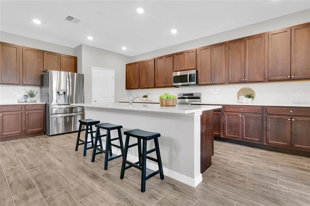 For Sale: $729,000 (5 beds, 3 baths, 2788 Square Feet)