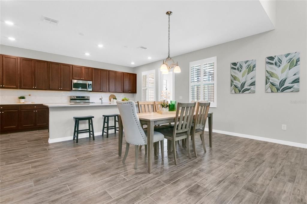 For Sale: $729,000 (5 beds, 3 baths, 2788 Square Feet)