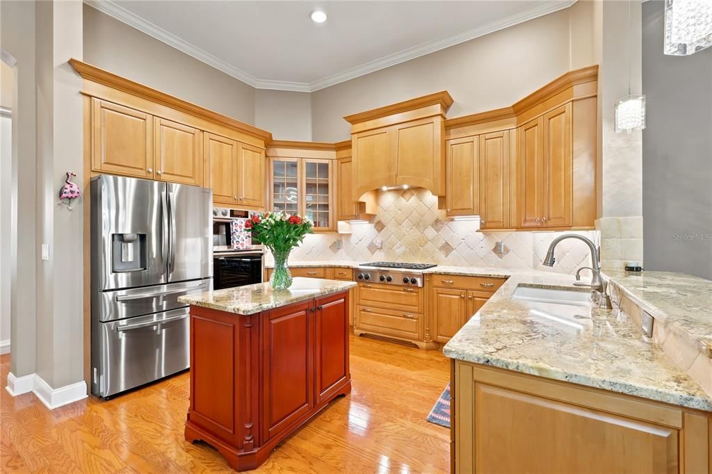 En Venta: $795,000 (4 camas, 3 baños, 3126 Pies cuadrados)