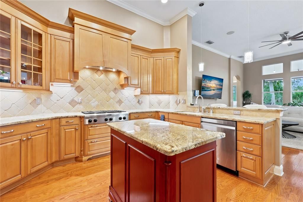 En Venta: $795,000 (4 camas, 3 baños, 3126 Pies cuadrados)