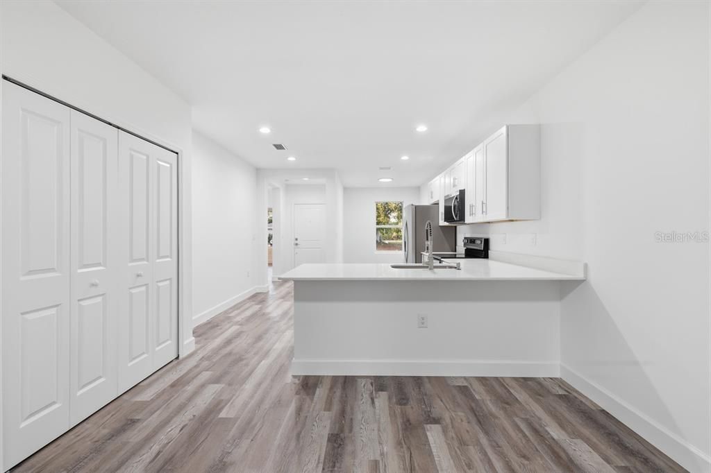 For Rent: $1,650 (3 beds, 2 baths, 1151 Square Feet)