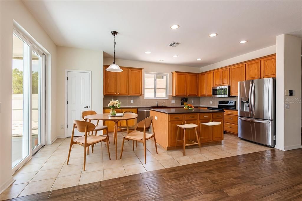 For Sale: $425,000 (4 beds, 2 baths, 2528 Square Feet)