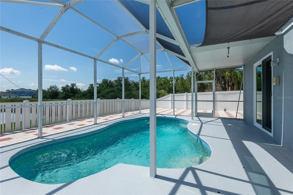 For Sale: $425,000 (4 beds, 2 baths, 2528 Square Feet)
