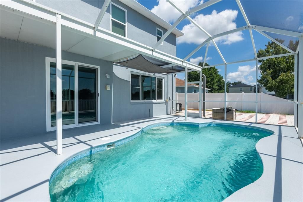 For Sale: $425,000 (4 beds, 2 baths, 2528 Square Feet)