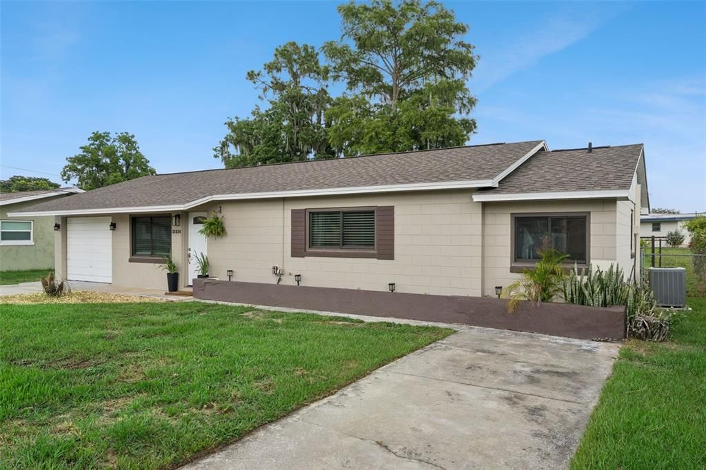 For Sale: $255,000 (2 beds, 2 baths, 1142 Square Feet)