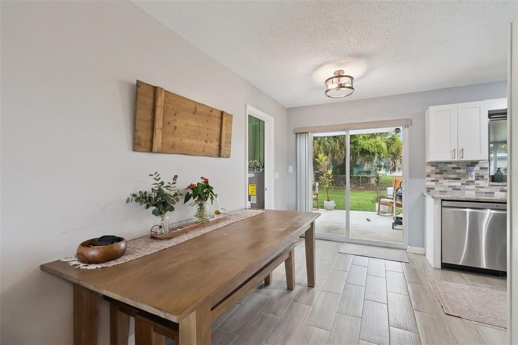 For Sale: $255,000 (2 beds, 2 baths, 1142 Square Feet)