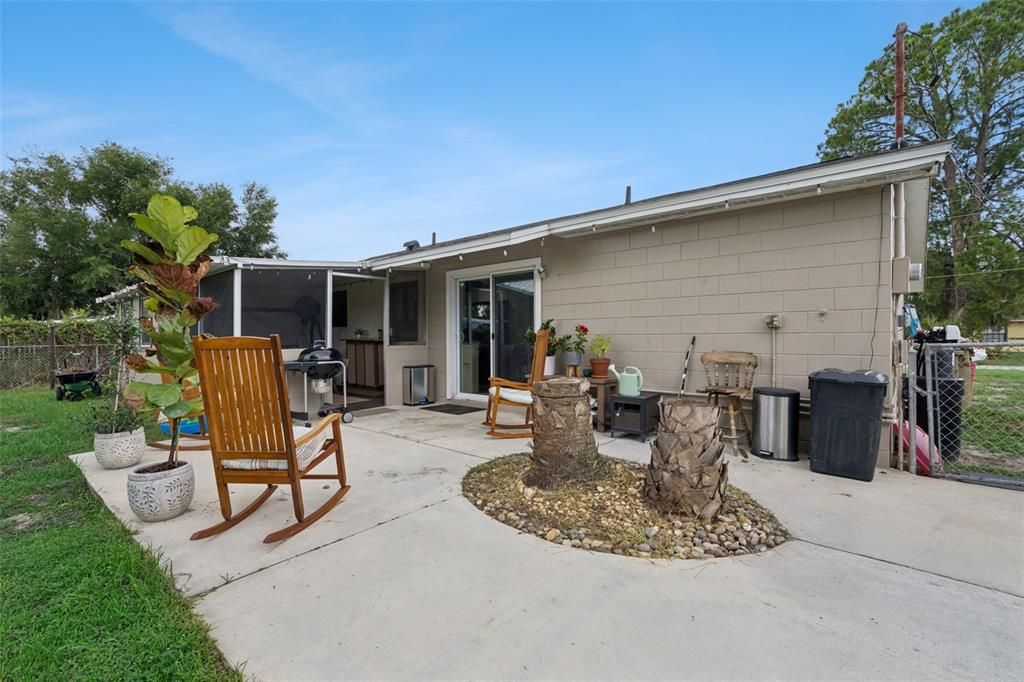 For Sale: $255,000 (2 beds, 2 baths, 1142 Square Feet)