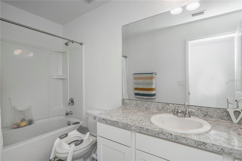 En Venta: $385,000 (4 camas, 3 baños, 2260 Pies cuadrados)