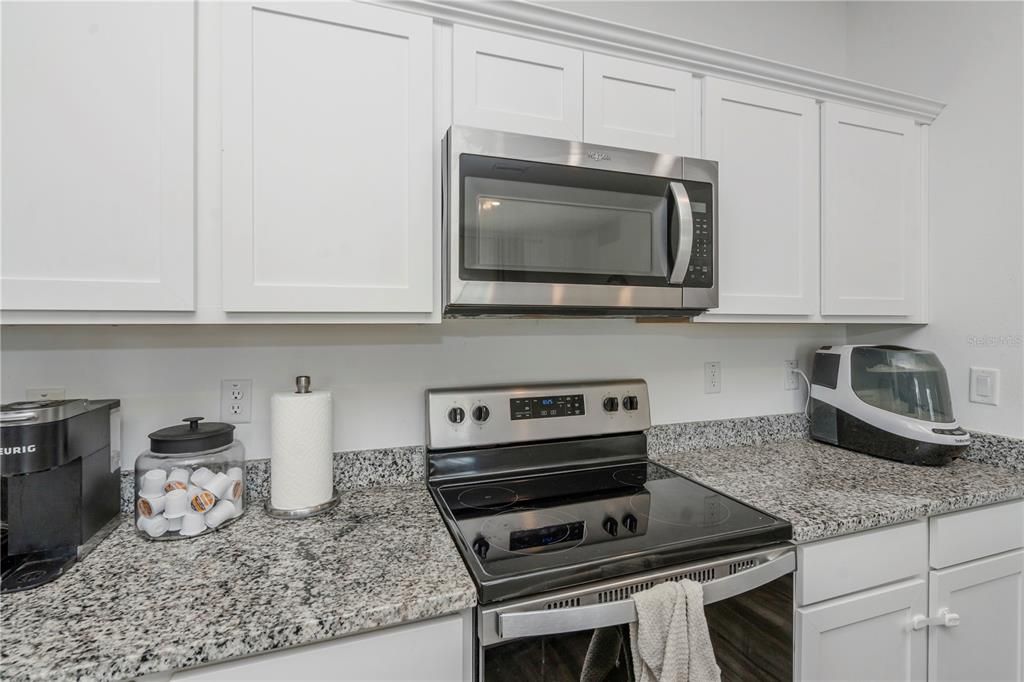 En Venta: $385,000 (4 camas, 3 baños, 2260 Pies cuadrados)