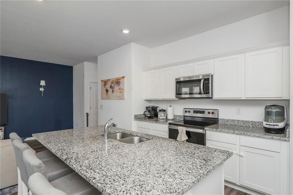 En Venta: $385,000 (4 camas, 3 baños, 2260 Pies cuadrados)