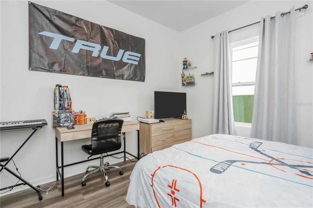 En Venta: $385,000 (4 camas, 3 baños, 2260 Pies cuadrados)