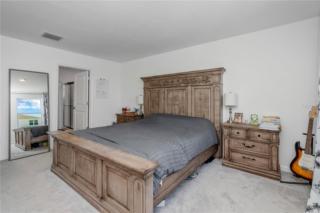 En Venta: $385,000 (4 camas, 3 baños, 2260 Pies cuadrados)