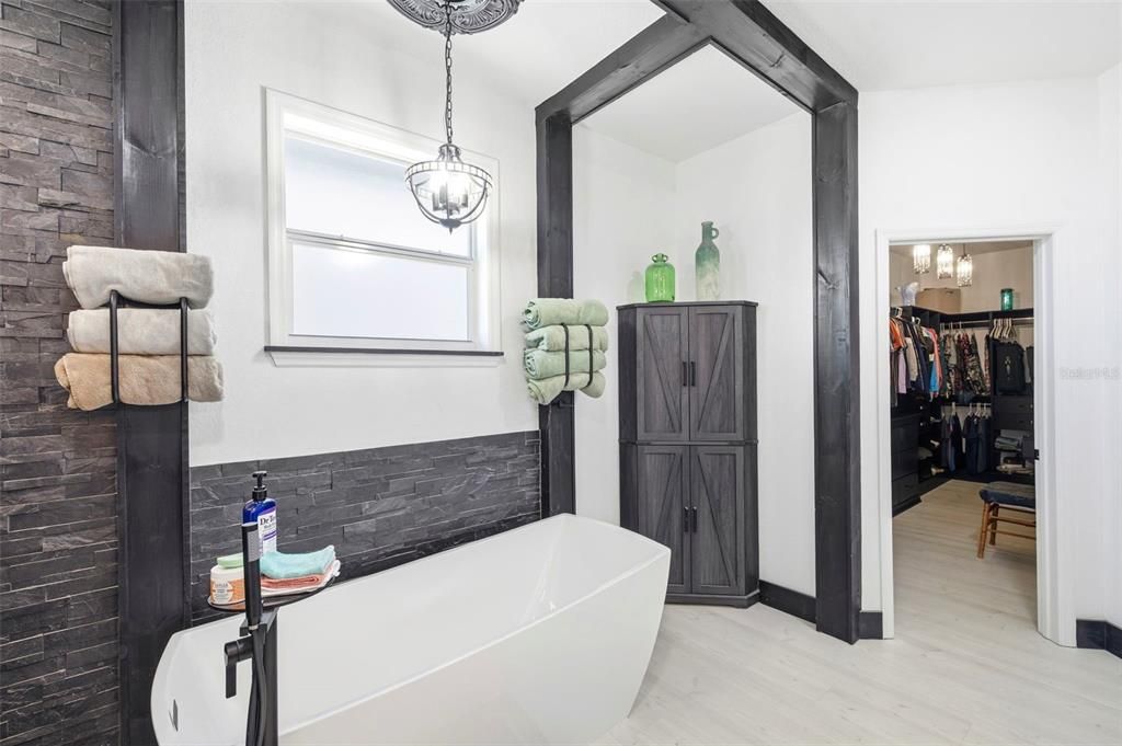 For Sale: $730,000 (4 beds, 2 baths, 2427 Square Feet)