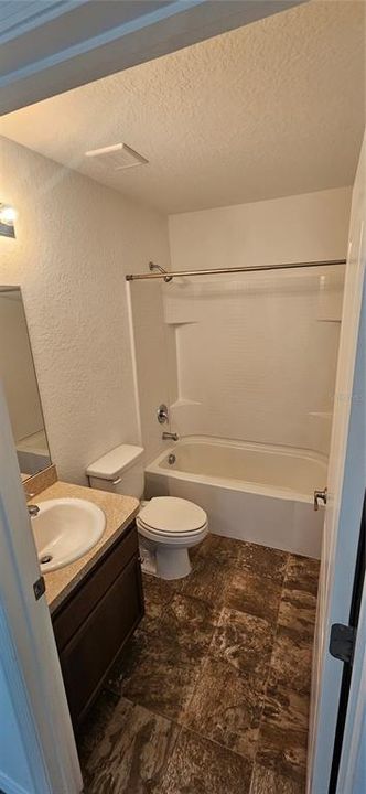 En Renta: $2,300 (3 camas, 2 baños, 1500 Pies cuadrados)