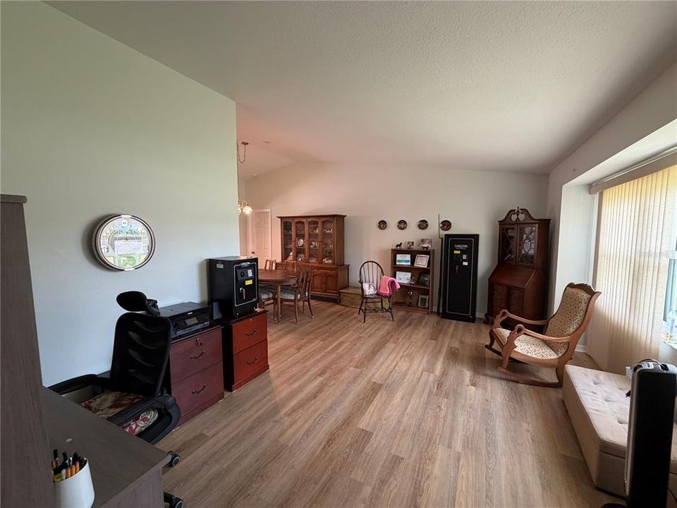 En Venta: $369,900 (3 camas, 2 baños, 2015 Pies cuadrados)
