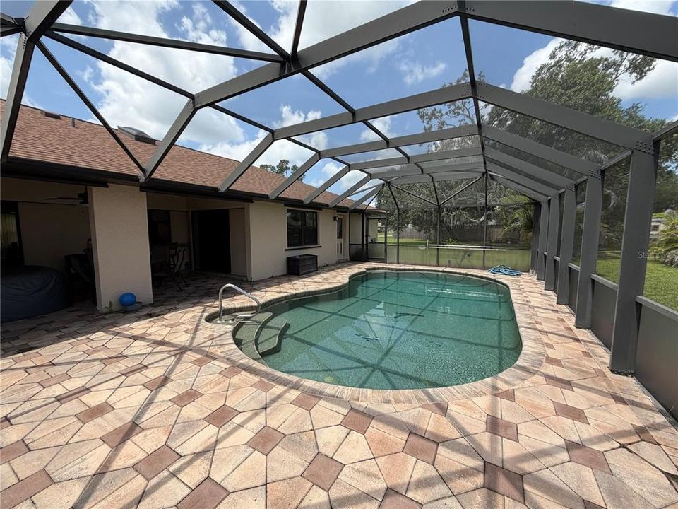 En Venta: $369,900 (3 camas, 2 baños, 2015 Pies cuadrados)
