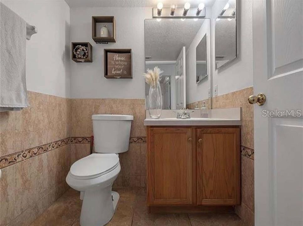 Activo con contrato: $2,800 (4 camas, 2 baños, 2778 Pies cuadrados)