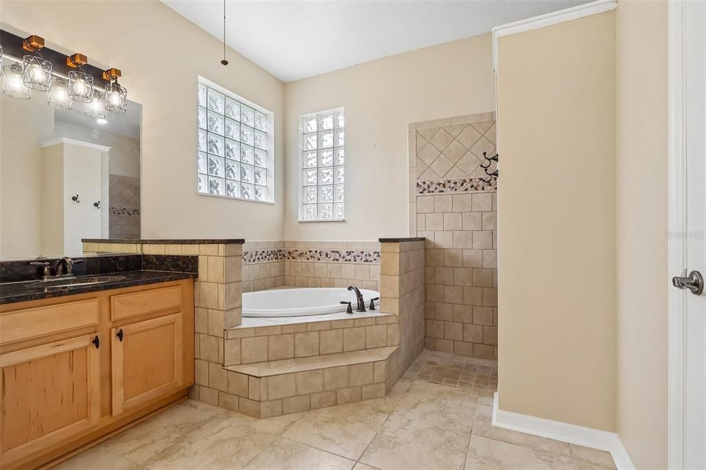 Active With Contract: $574,000 (4 beds, 2 baths, 2226 Square Feet)