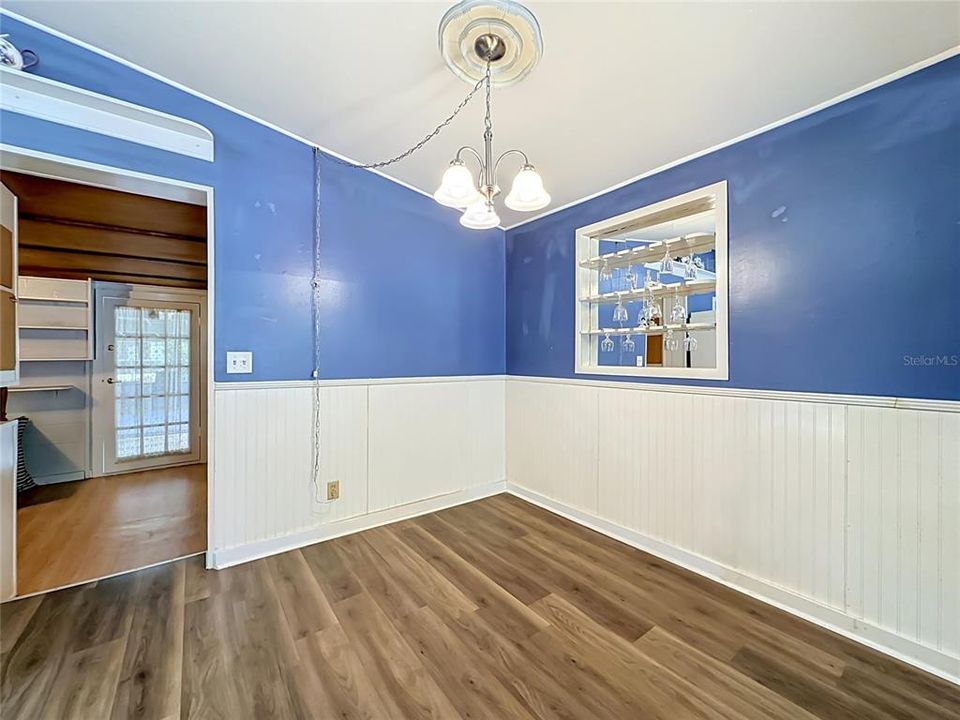 For Sale: $239,000 (3 beds, 1 baths, 1097 Square Feet)