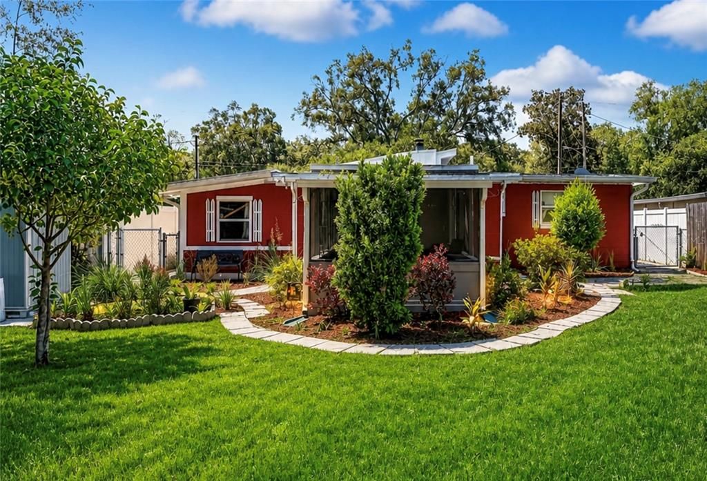 For Sale: $239,000 (3 beds, 1 baths, 1097 Square Feet)