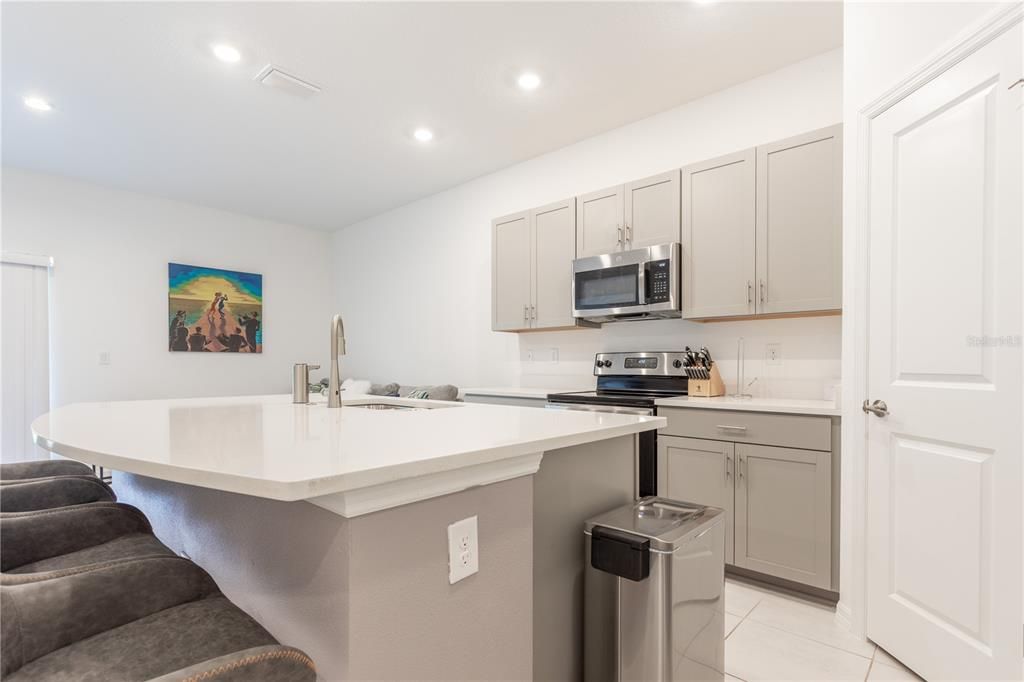 В аренду: $2,499 (3 спален, 2 ванн, 1417 Квадратных фут)