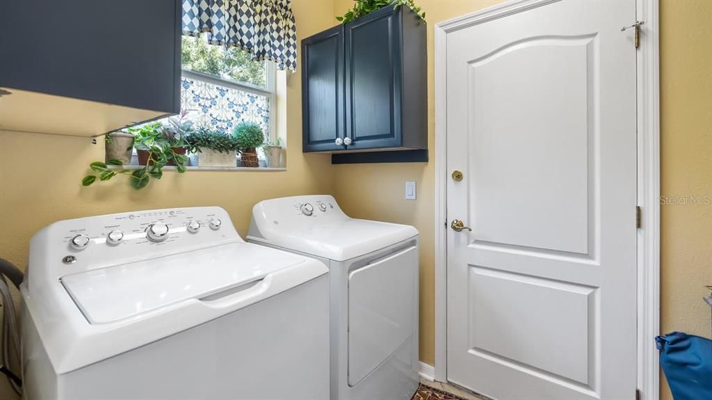 En Venta: $439,900 (3 camas, 2 baños, 2165 Pies cuadrados)