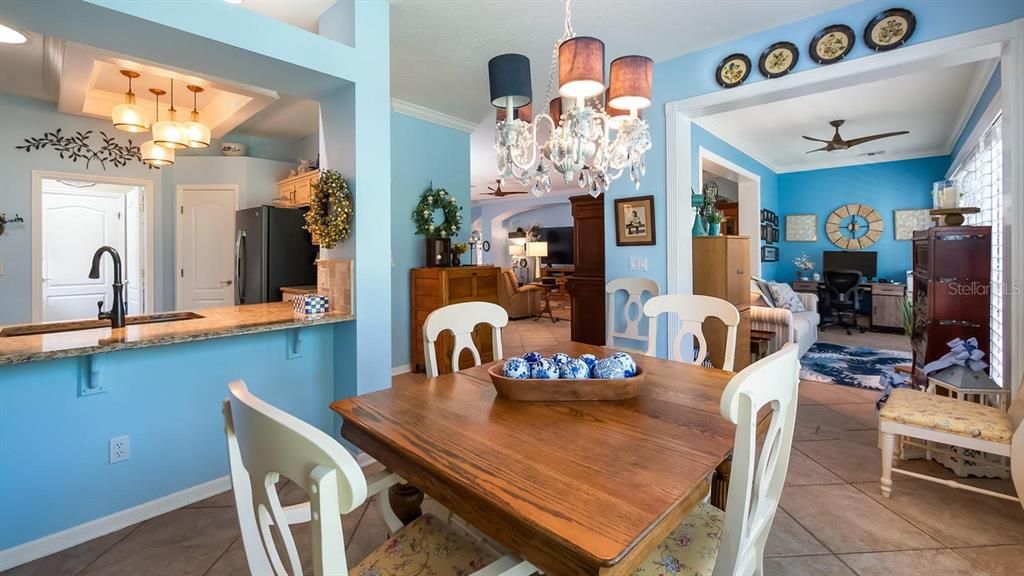 En Venta: $439,900 (3 camas, 2 baños, 2165 Pies cuadrados)