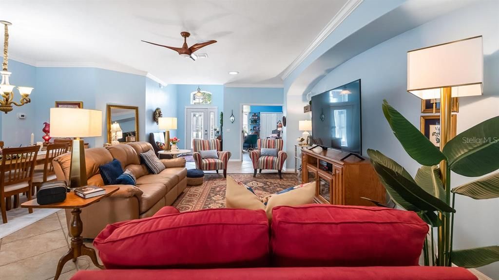 En Venta: $439,900 (3 camas, 2 baños, 2165 Pies cuadrados)