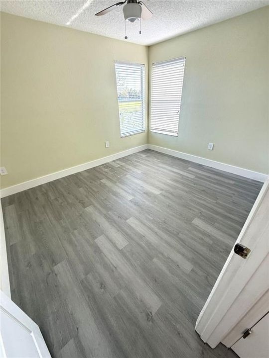 For Sale: $514,900 (5 beds, 3 baths, 2136 Square Feet)