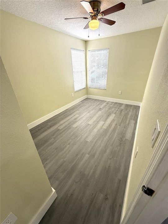 For Sale: $514,900 (5 beds, 3 baths, 2136 Square Feet)
