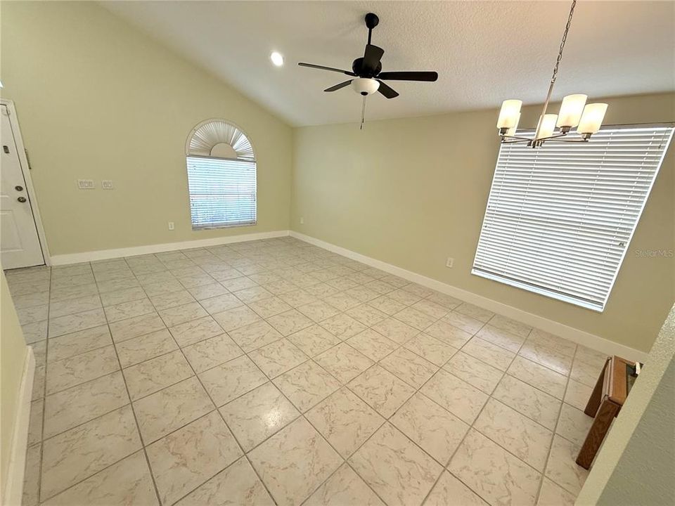 For Sale: $514,900 (5 beds, 3 baths, 2136 Square Feet)