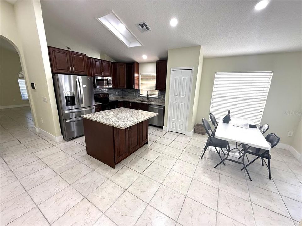 For Sale: $514,900 (5 beds, 3 baths, 2136 Square Feet)
