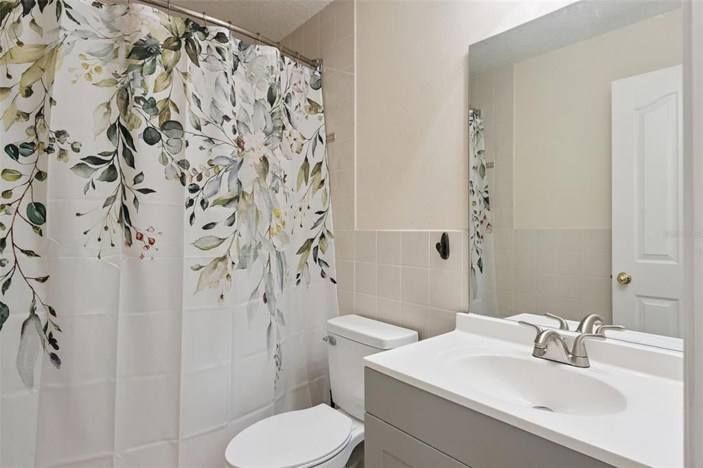 For Sale: $360,000 (3 beds, 2 baths, 1593 Square Feet)